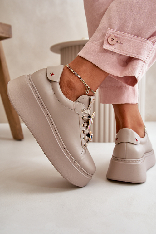 Жіночі шкіряні кросівки з декором CheBello 4292 Бежеві