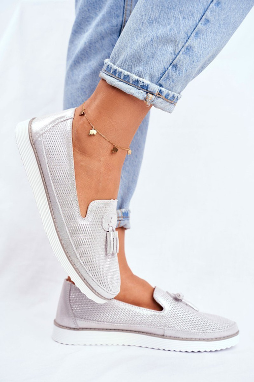 Жіночі лофери шкіряні сріблясті Amore Mio