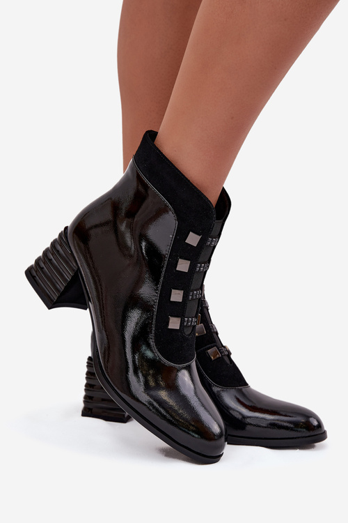 Шкіряні лаковані жіночі чоботи на підборах D&A MR52-144 Чорні