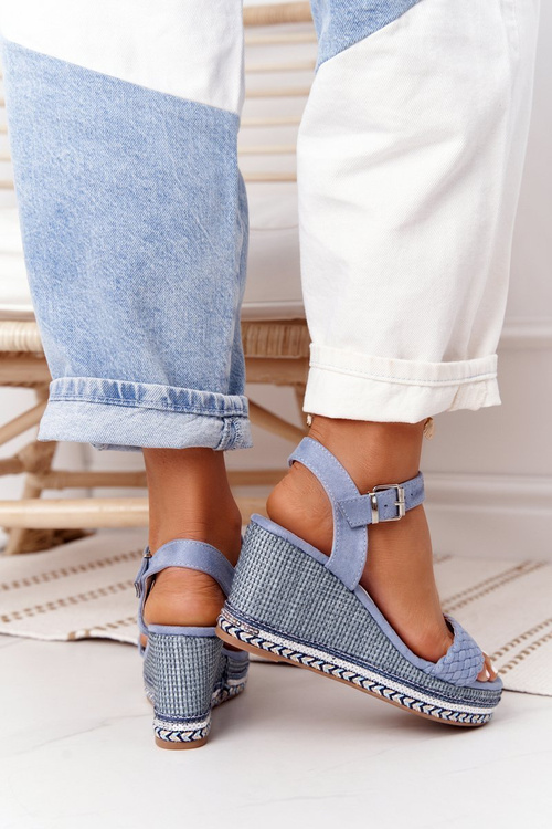 Босоніжки на танкетці з блискітками синього кольору Scilla