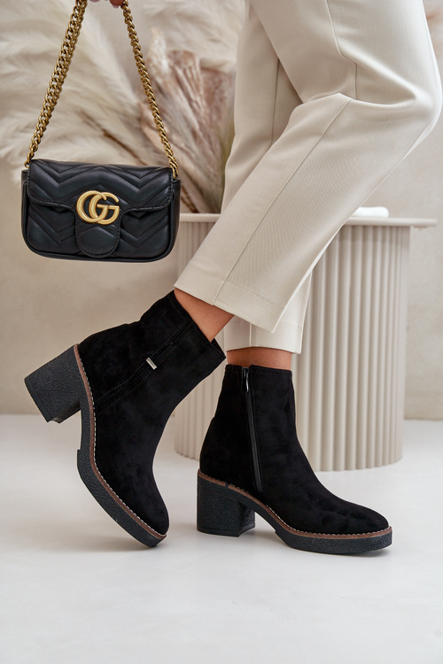 Жіночі чоботи на підборах, утеплені, еко-замша, чорні Arkesia