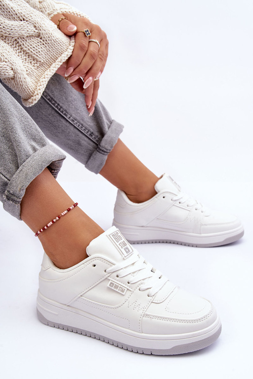 Жіноче спортивне взуття Кросівки Big Star MM274354 Білі