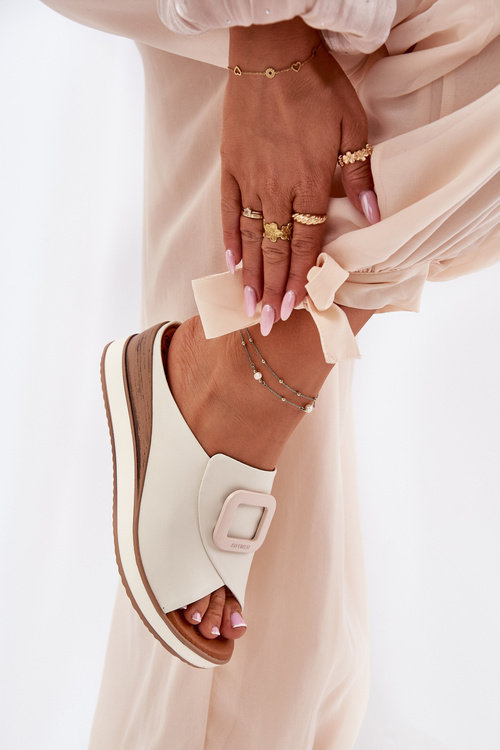 Жіночі Шкіряні Сандалі На Танкетці Artiker Світло-бежеві 56C2145