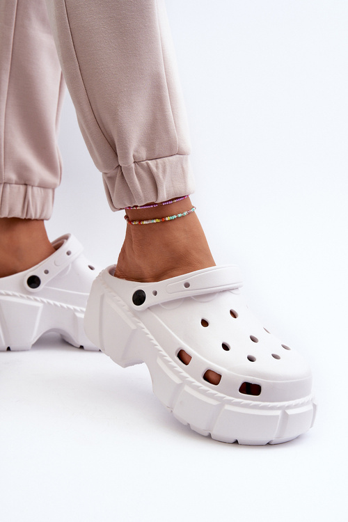 Жіночі поролонові шльопанці білі Ilariana