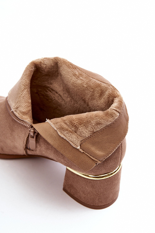 Жіночі замшеві чоботи на каблуці бежеві Mebassa