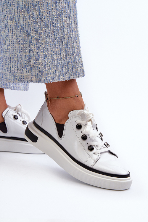 Білі шкіряні жіночі лаковані кросівки D&A LR535