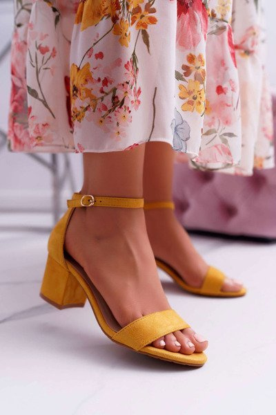 Жіночі босоніжки на шпильці жовтого кольору Зефіра