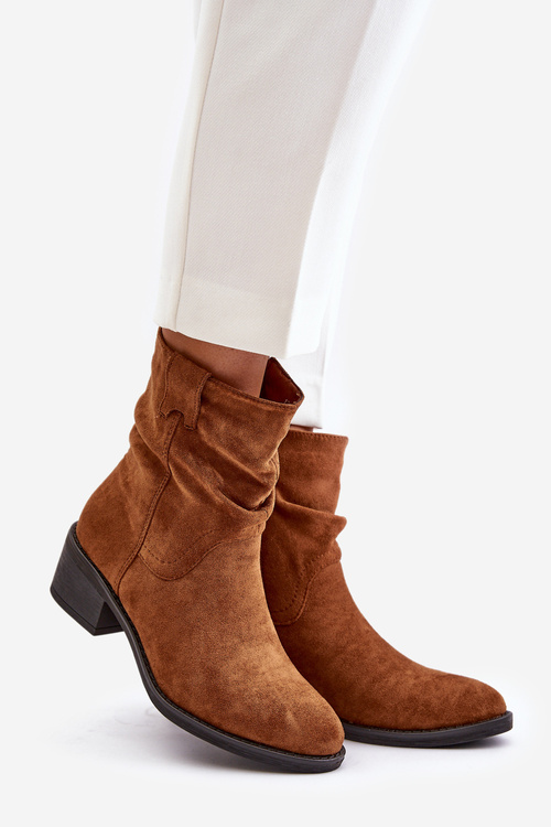 Теплі жіночі чоботи з присборенной халявою на низькому каблуці бежеві Зінаня