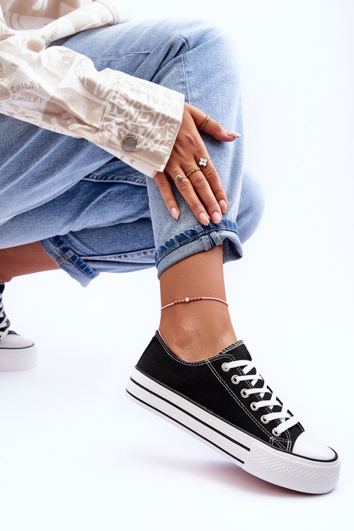 Класичні низькі кросівки на платформі Jazlyn чорного кольору