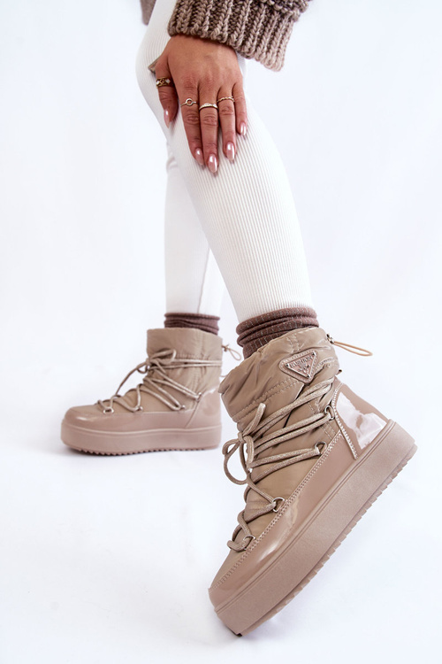 Модні жіночі зимові черевики на шнурівці бежеві Carrios