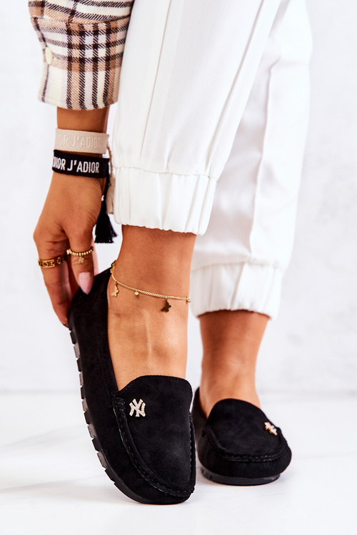 Жіночі замшеві лофери чорного кольору Madelyn
