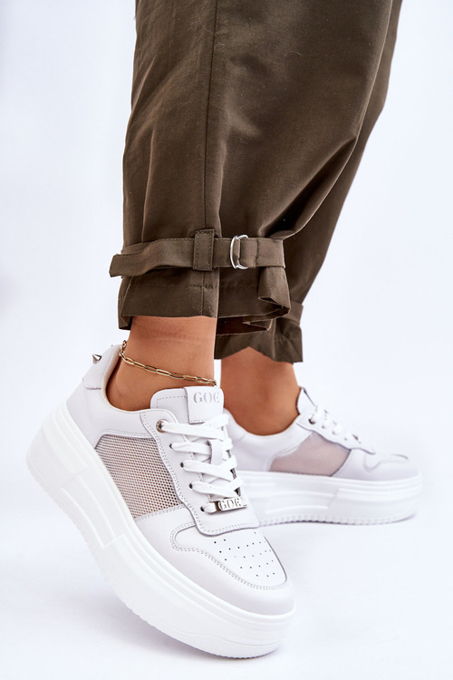 Жіноче класичне спортивне взуття GOE LL2N4060 біле