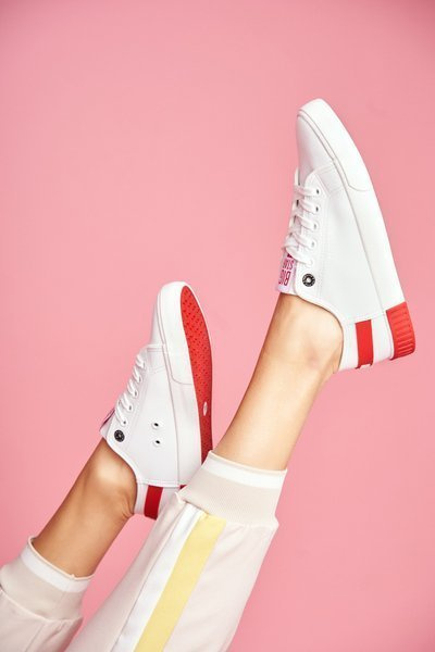 Жіночі шкіряні тенісні туфлі BIG STAR FF274174 White Red