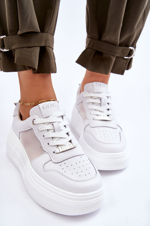 Жіноче класичне спортивне взуття GOE LL2N4060 біле