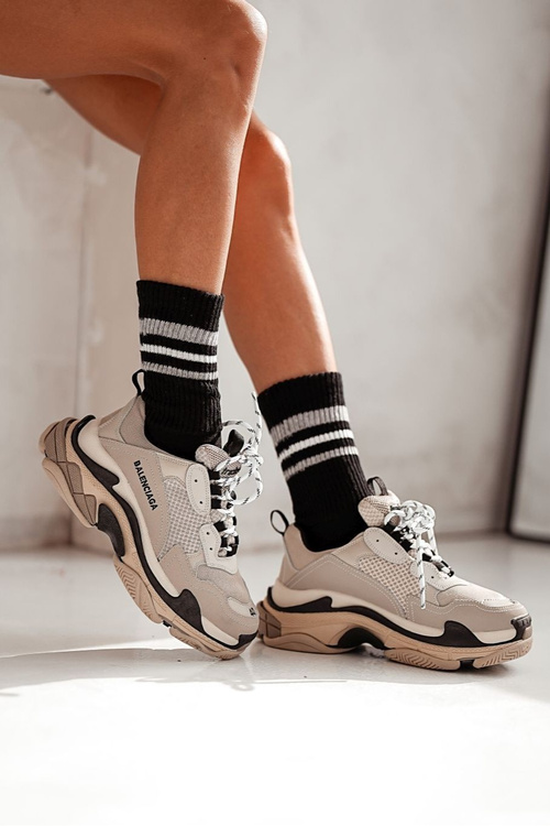 Шкарпетки жіночі з декоративним тисненням чорні