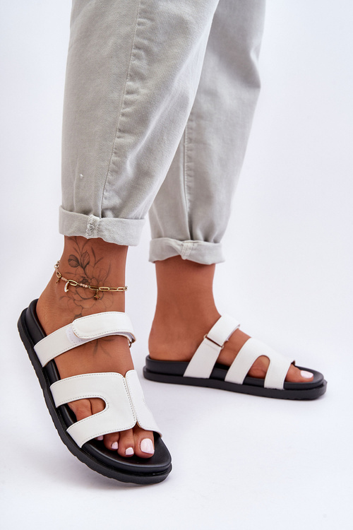 Шкіряні класичні жіночі тапочки на липучці білого кольору Amedon