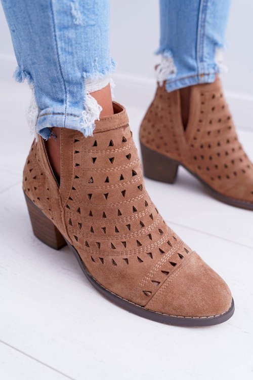 Жіночі чоботи на шпильці ажурні з вирізами коричневі міланські