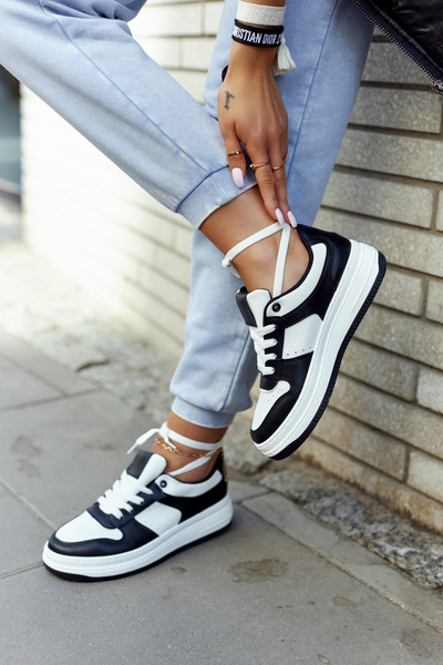 Жіноче спортивне взуття біло-чорне New Haven