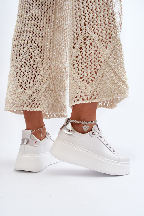 Шкіряні жіночі кросівки з браслетом CheBello 4406 Білі