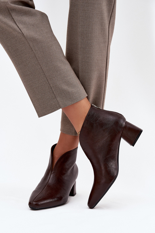 Екологічні шкіряні жіночі черевики на каблуку шоколадні Rylina