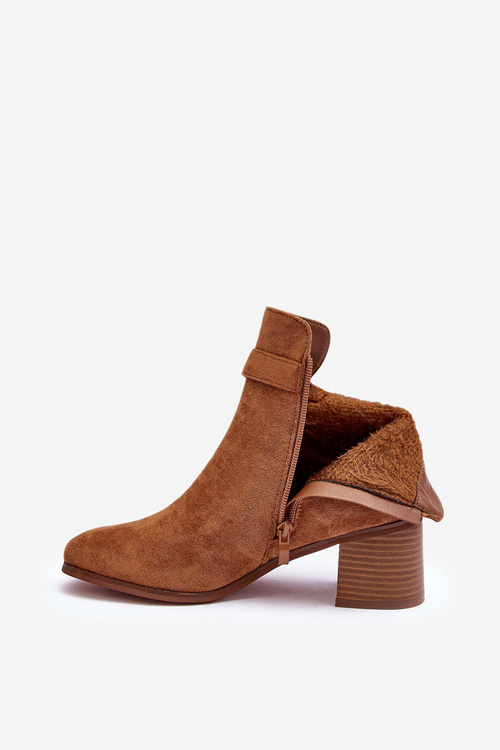 Замшеві чоботи з пряжкою на каблуці коричневого кольору Bronte