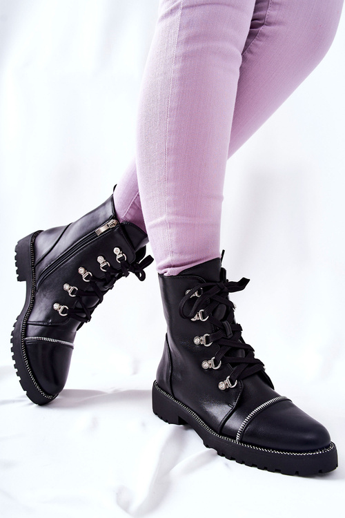 Класичні багатоярусні шкіряні черевики Daiane чорного кольору