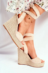 Жіночі босоніжки на танкетці бежеві Belleza