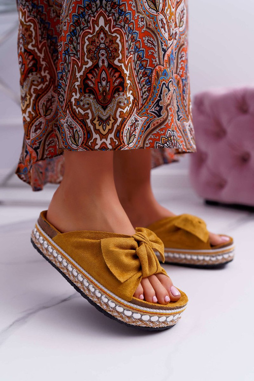 Жіночі шльопанці з кокардами на товстій підошві Жовта Міледі