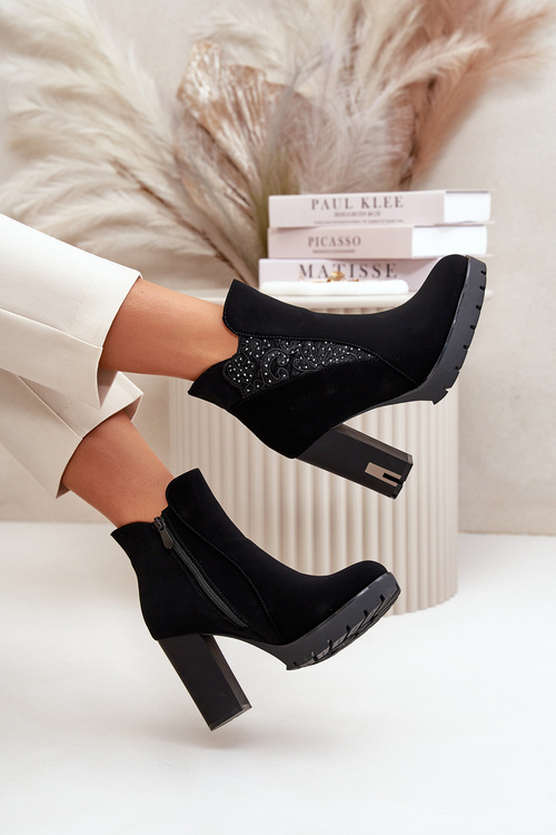 Теплі жіночі ботильйони на високому каблуці та вишивці чорного кольору Verissae