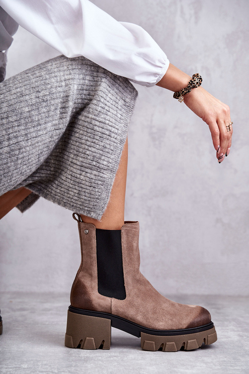 Жіночі замшеві чоботи на платформі бежеві Hilde