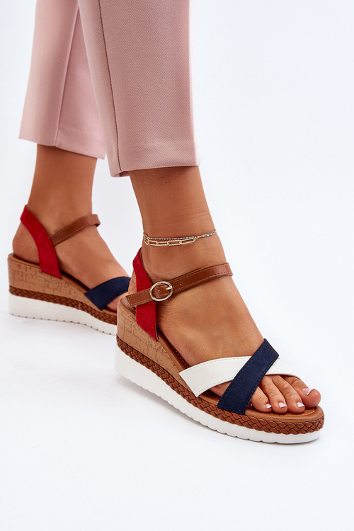 Босоніжки на танкетці з білими та темно-синіми ремінцями Kioda