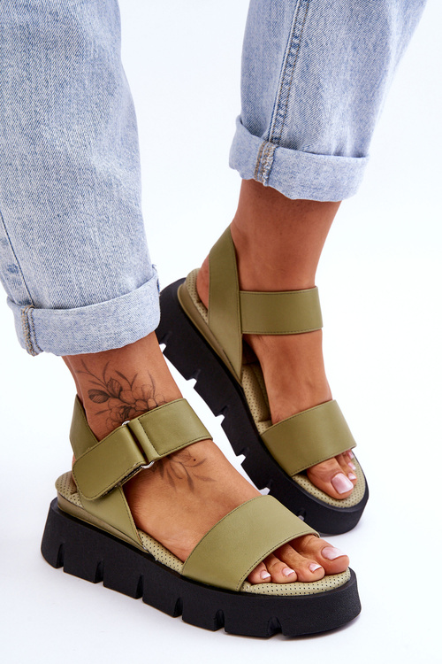 Жіночі шкіряні босоніжки на платформі зелені Katte