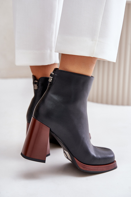 Шкіряні жіночі ботильйони на підборах утеплені D&A JC42-37 чорні