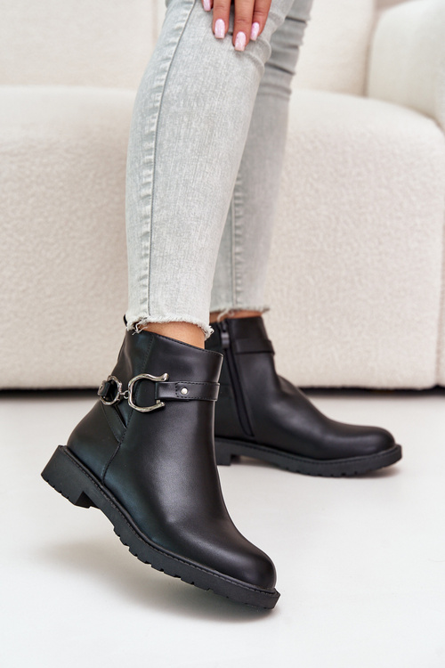 Утеплені ботильйони на плоскій каблуці та декоративному ремінці Чорні Calzina