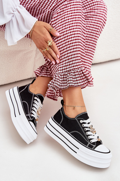 Жіночі Кросівки На Платформі З Золотими Прищіпками Чорні Fiorina