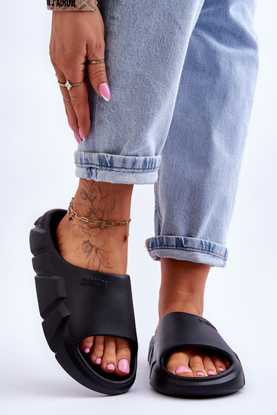 Жіночі легкі пінні тапочки Big Star LL274594 Чорні