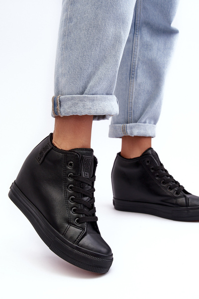 Жіночі шкіряні кросівки на танкетці Big Star MM274001 Чорні