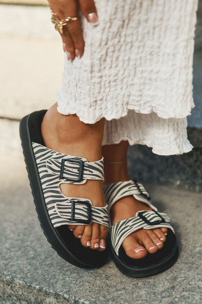 Замшеві Жіночі Сандалі З Пряжками D.Franklin DFSH405002 Зебра