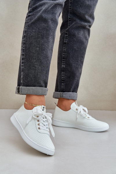 Жіночі Перфоровані Кросівки На Шнурівці Світло-бежеві Carinel