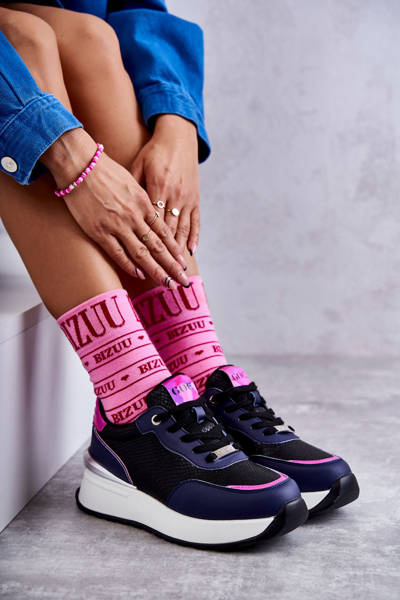 Жіноче спортивне взуття на танкетці GOE KK2N4081 чорно-синій