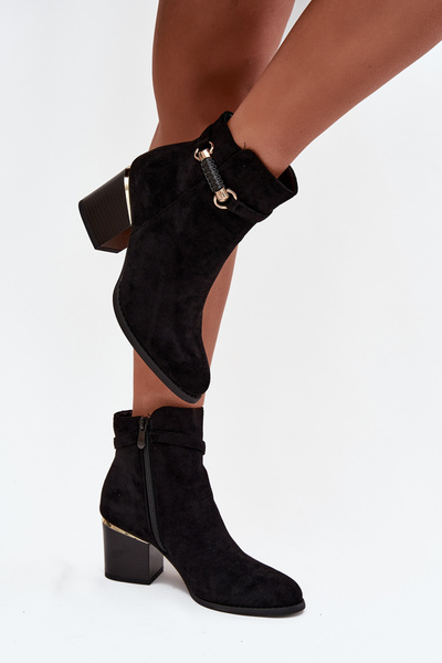 Жіночі утеплені чоботи на підборах з оздоблювальним ремінцем Чорні Galissa