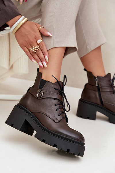 Шкіряні жіночі ботильйони на каблуці з декоративною ремінцем із підкладкою Zazoo 60557 шоколадні