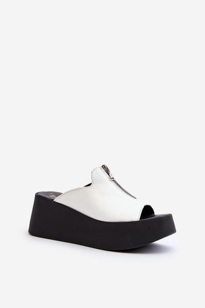 Жіночі шорти Zazoo 2916 на масивній платформі з блискавкою, білі