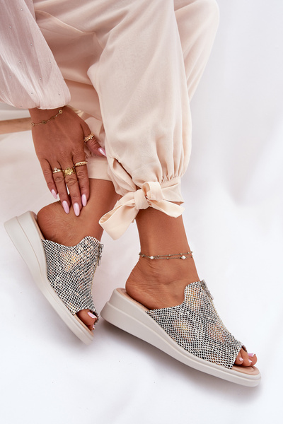 Жіночі Сандалі На Т платформі З Замком Зооморфний Візерунок Бежеві Irriva