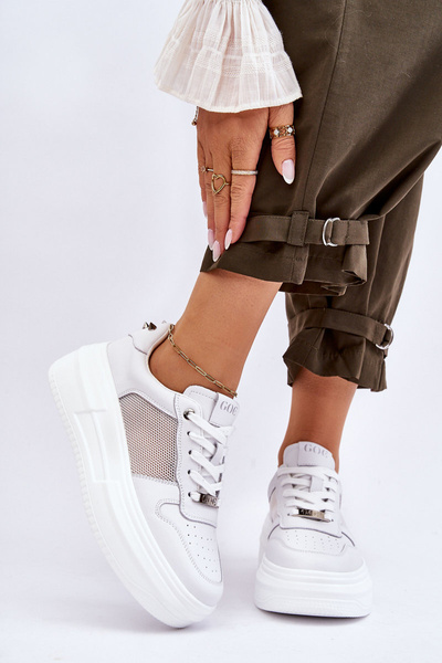 Жіноче класичне спортивне взуття GOE LL2N4060 біле