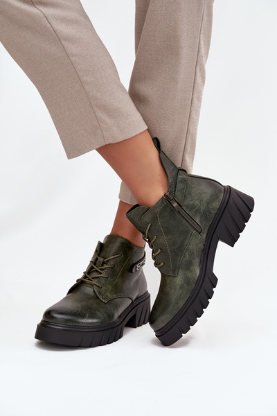 Низькі утеплені жіночі чоботи на каблуці з декоративним ремінцем темно-зелені Therisse