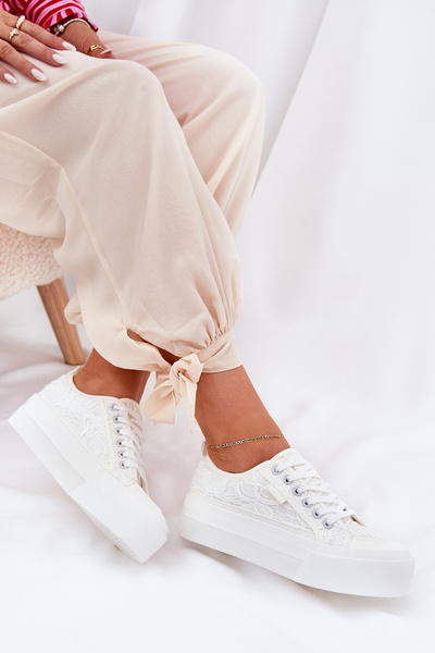 Жіночі Кросівки З Кружева Big Star RR274747 Білі