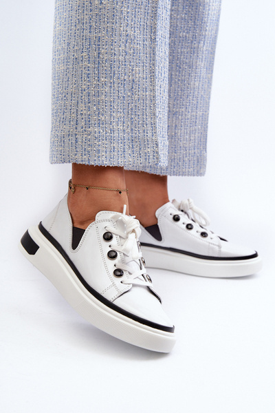 Білі шкіряні жіночі лаковані кросівки D&A LR535