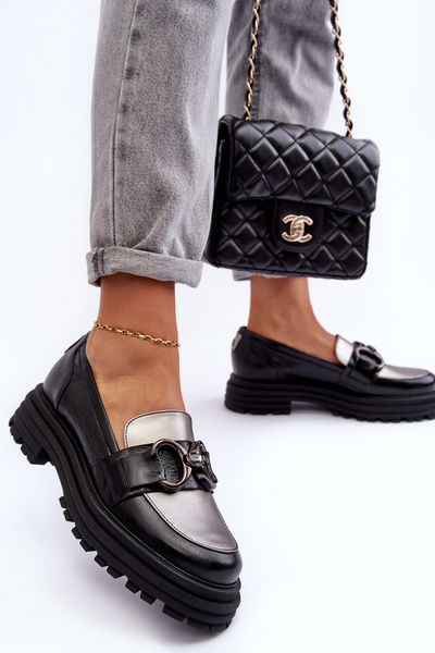 Жіночі шкіряні лофери на плоскому каблуці чорні Elkiza