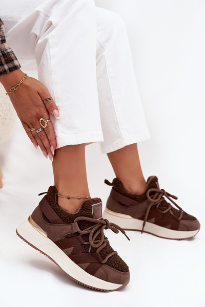 Ізольовані жіночі кросівки на платформі коричневі Juvira